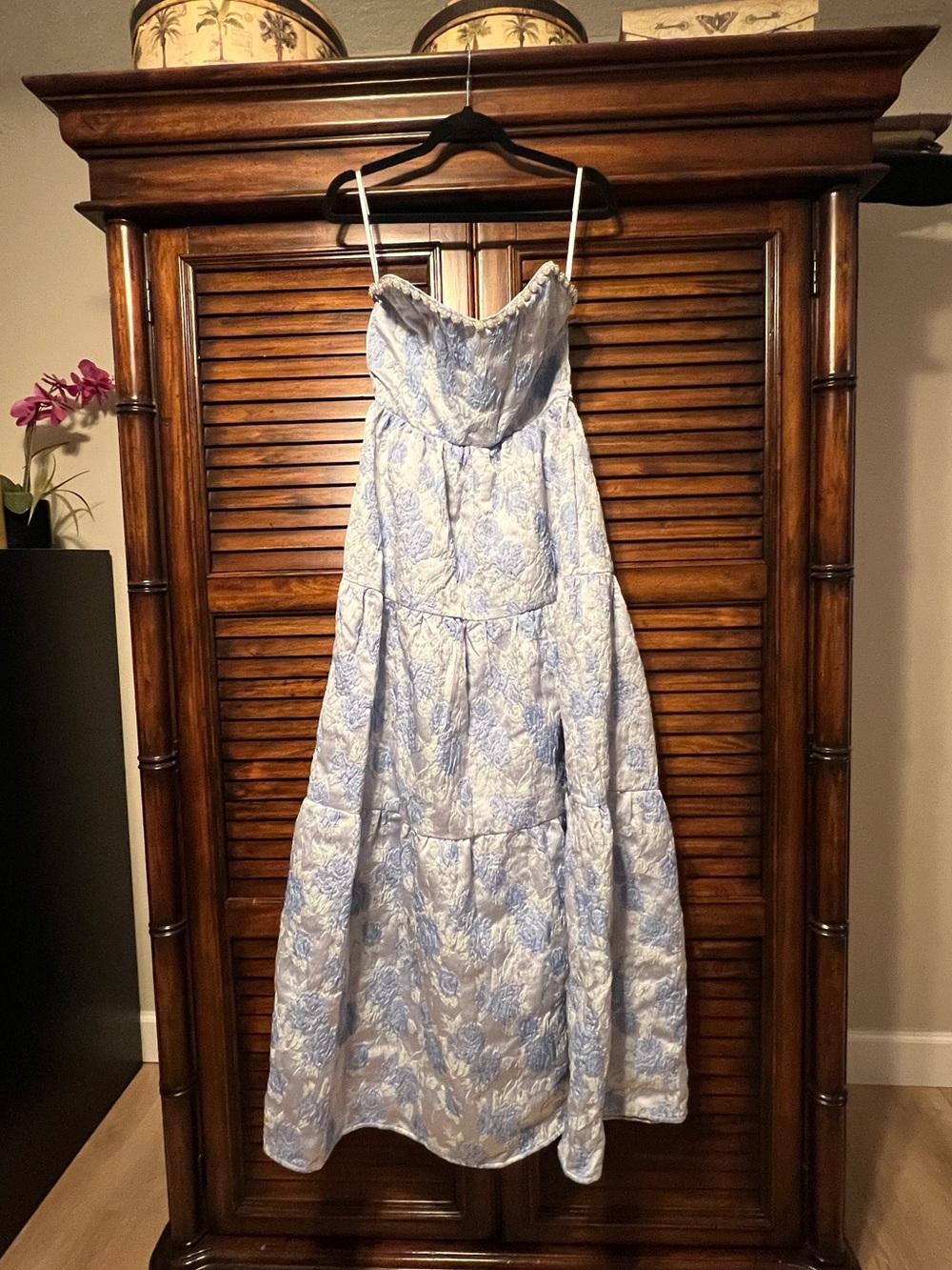 NWT Beautiful Altar'd State Skye Blue Jacquard Floral Maxi Dress Size Medium - Picture 4 of 15